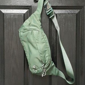 lululemon fanny pack bag